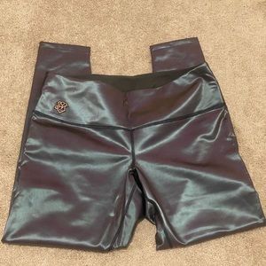 Iridescent new with tags (NWT) under armour leggings.